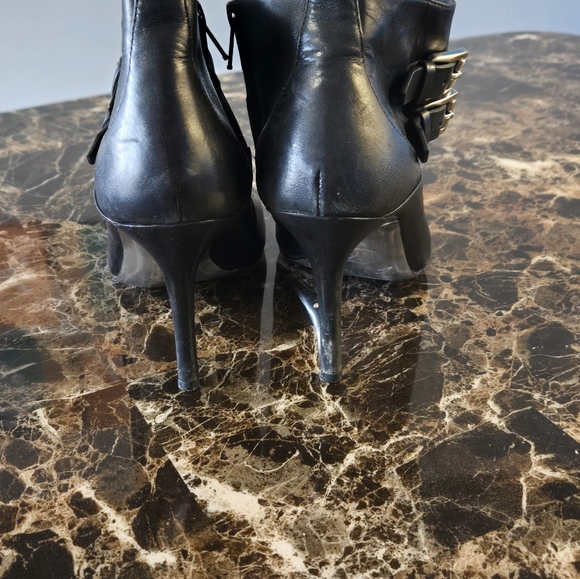 Mk heels - Picture 4 of 4